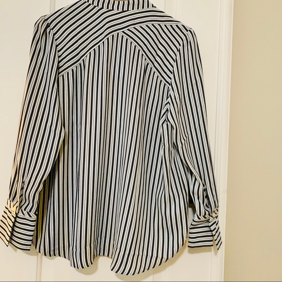 LOFT Button-down shirt, Blouse, Loose fit - Picture 3 of 5